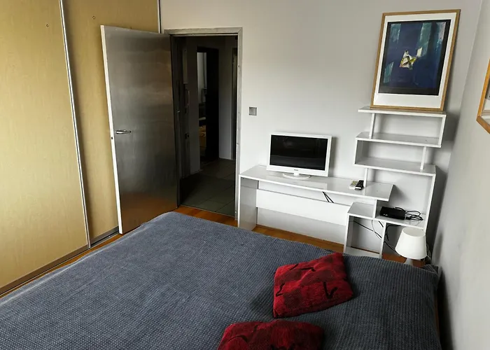 Bu15 アパート トルナヴァ